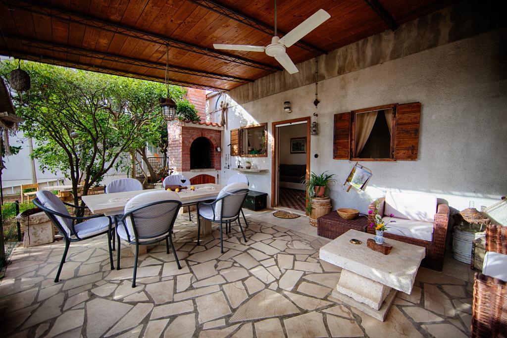 Villa Kamenica Komiža Pokoj fotografie