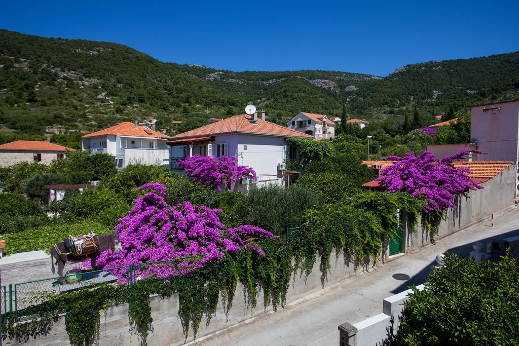 Villa Kamenica Komiža Pokoj fotografie