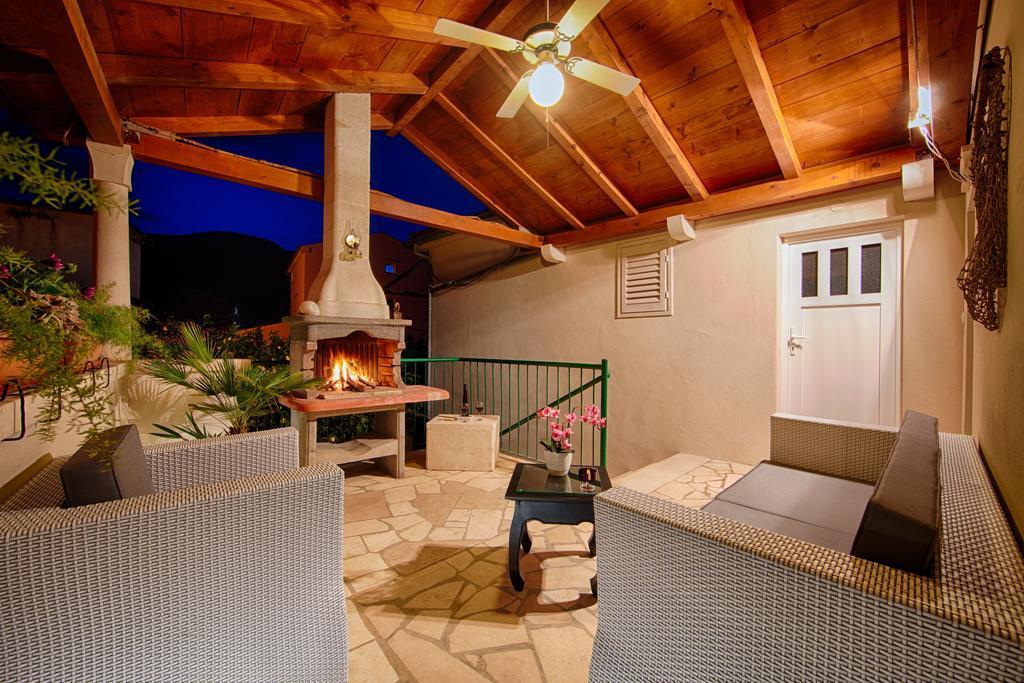 Villa Kamenica Komiža Pokoj fotografie