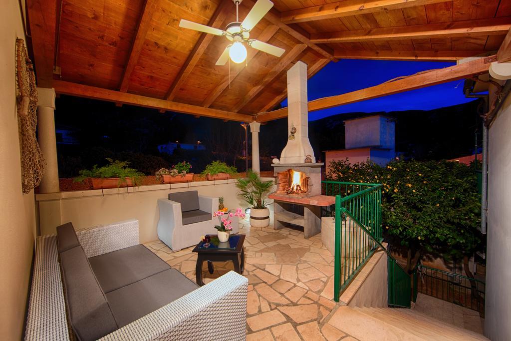 Villa Kamenica Komiža Pokoj fotografie