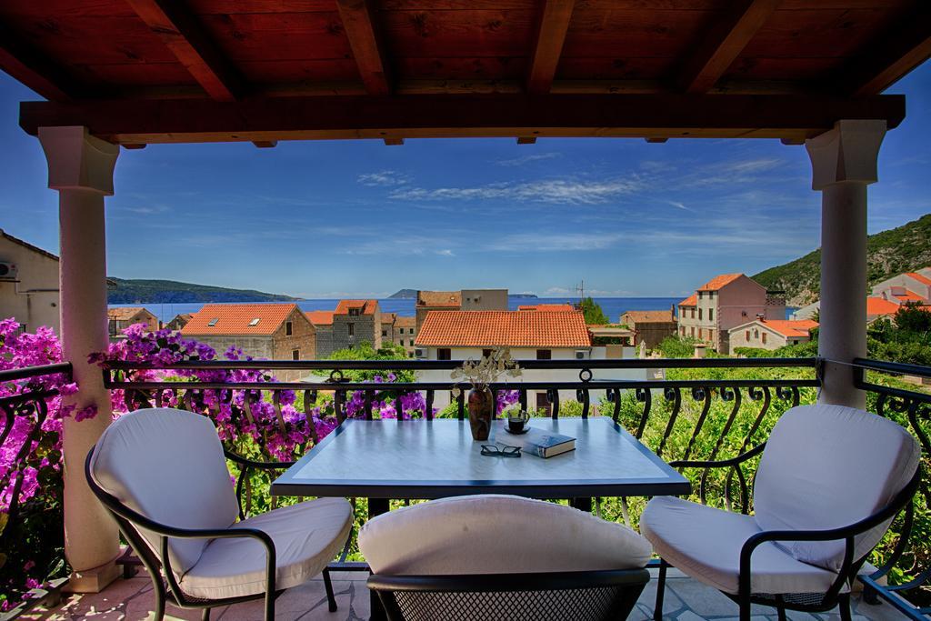Villa Kamenica Komiža Pokoj fotografie